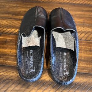 Romika Genuine Leather Slip on Slippers Size 8.5 Men's, Size 11 Women's